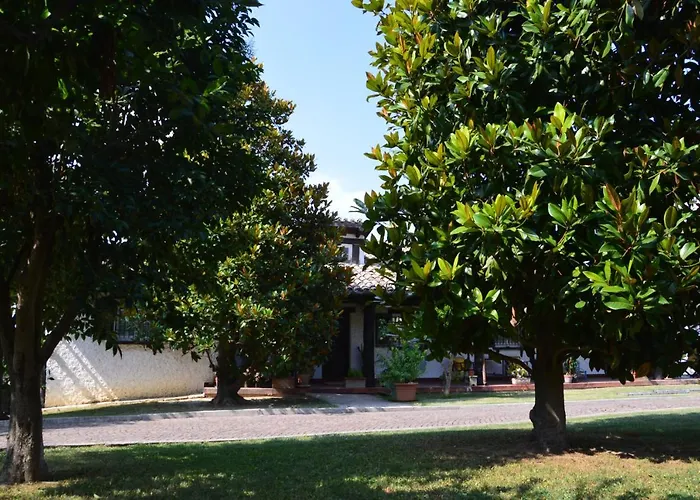 Lupidi Bed & Breakfast 3*
